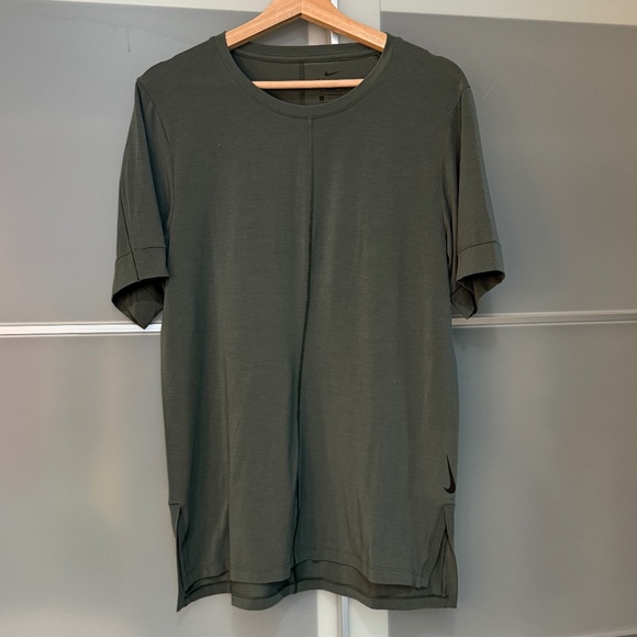 Three Nike Dri-FIT Slim Fit Athletic T-Shirts - Size M - Picture 2 of 16